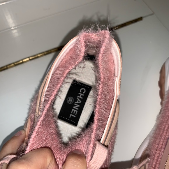 Chanel interlocking CC logo sneakers 💗 - Picture 4 of 11